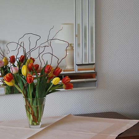 פפרונטן Hotel Flora חדר תמונה