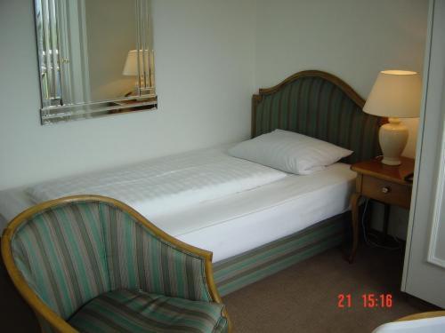 פפרונטן Hotel Flora שירותים תמונה