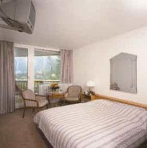 פפרונטן Hotel Flora מראה חיצוני תמונה